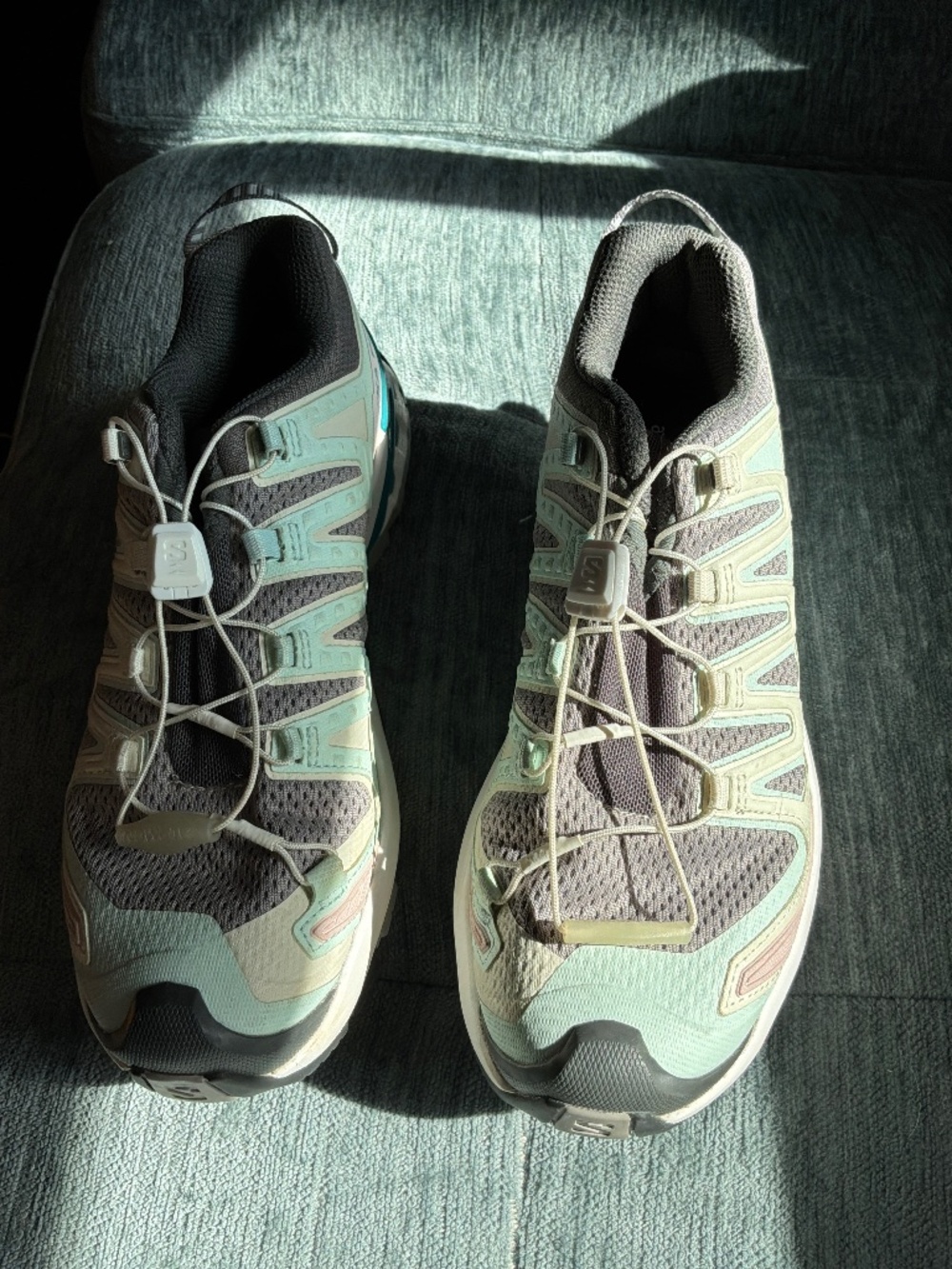 Salomon sneakers size 6.5 XA Pro 3D